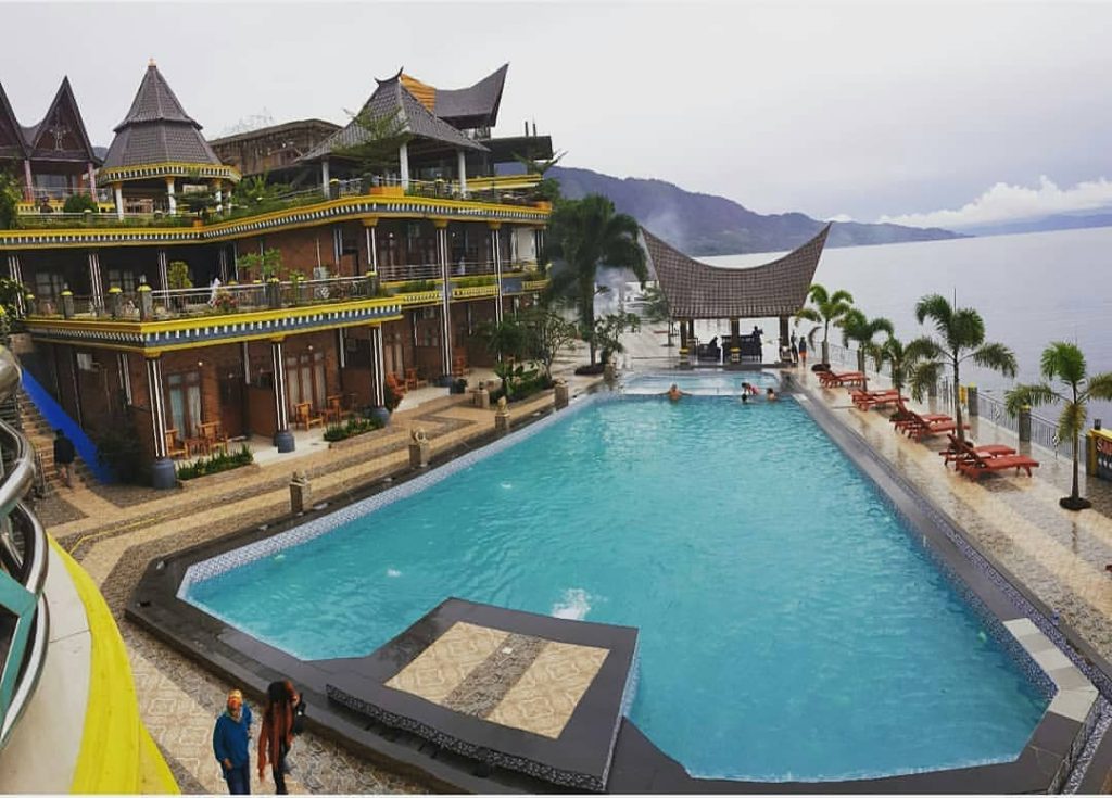 Hotel Dan Resort Di Sekitar Danau Toba Yang Mempunyai Pemandangan Keren