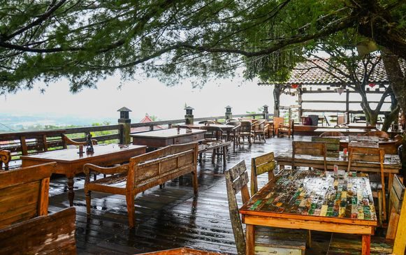 5 Restoran Dan Café Outdoor Dengan Pemandangan Indah Di Semarang