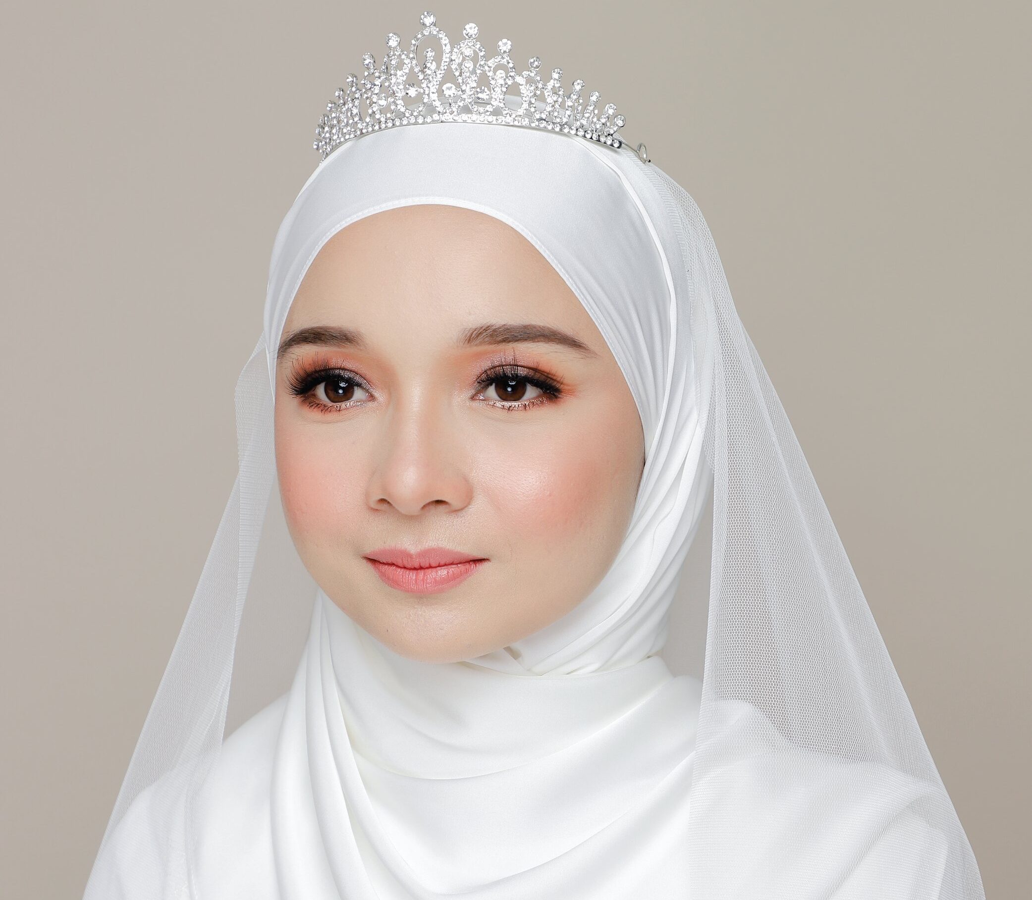 Baju Nikah Muslimah Syar'i / Tetap Sopan Inspirasi Gaun Pernikahan Syar ...