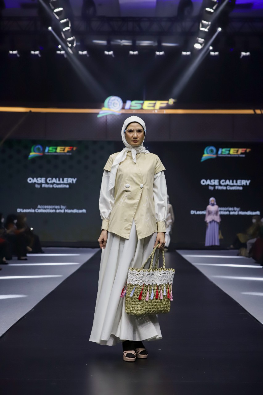 Koleksi Modest Fashion Ini Cocok Untuk Outfit Kerja - Scarf Media